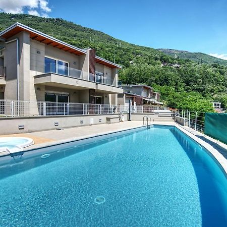 Yellow Lake View By Halldis Gera Lario Exterior photo