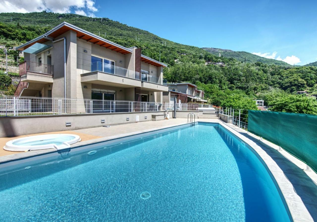 Yellow Lake View By Halldis Gera Lario Exterior photo