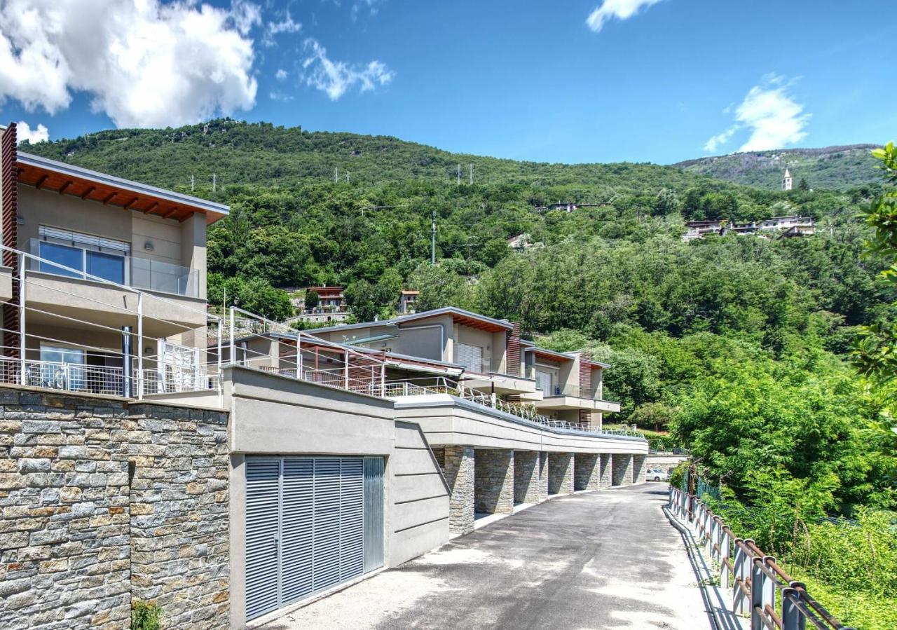 Yellow Lake View By Halldis Gera Lario Exterior photo