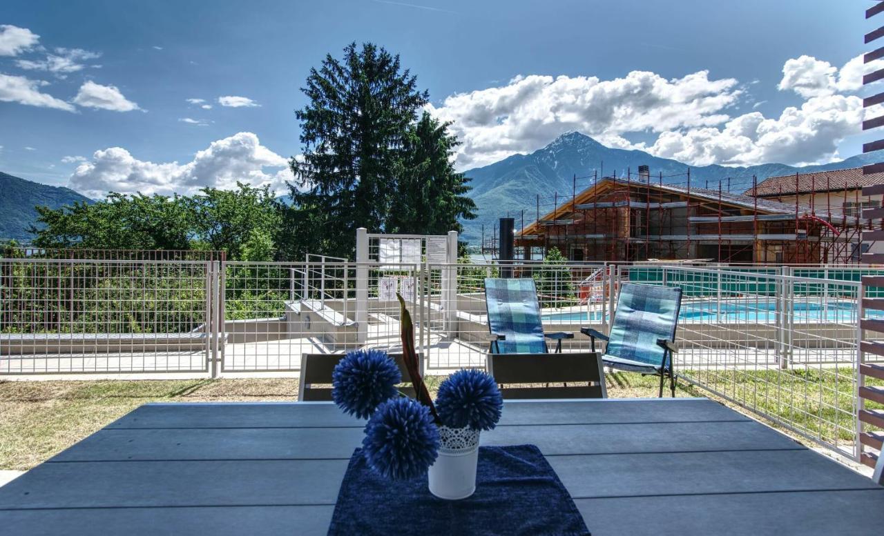 Yellow Lake View By Halldis Gera Lario Exterior photo