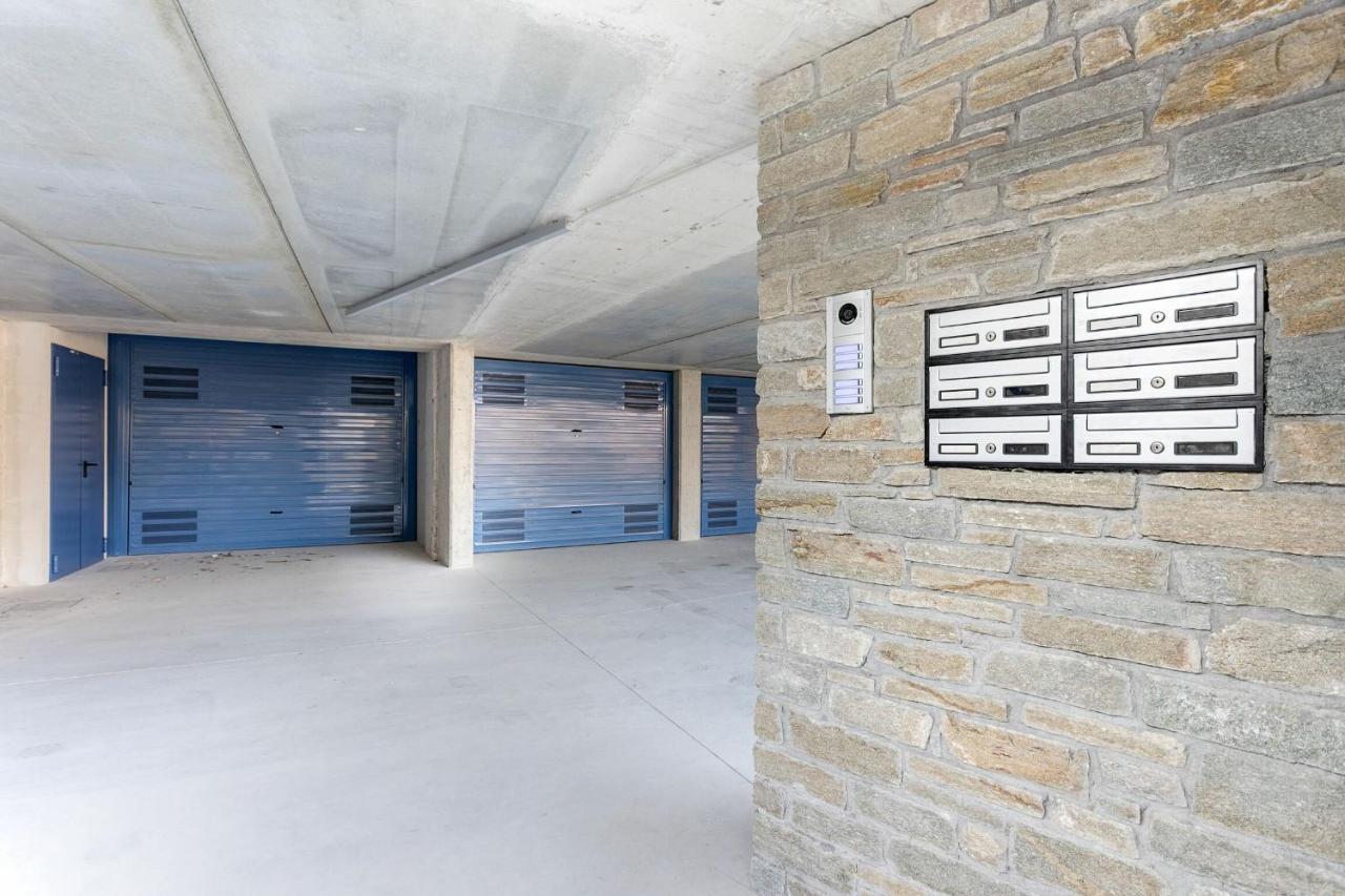 Yellow Lake View By Halldis Gera Lario Exterior photo